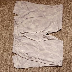 XL Buffbunny camo joggers